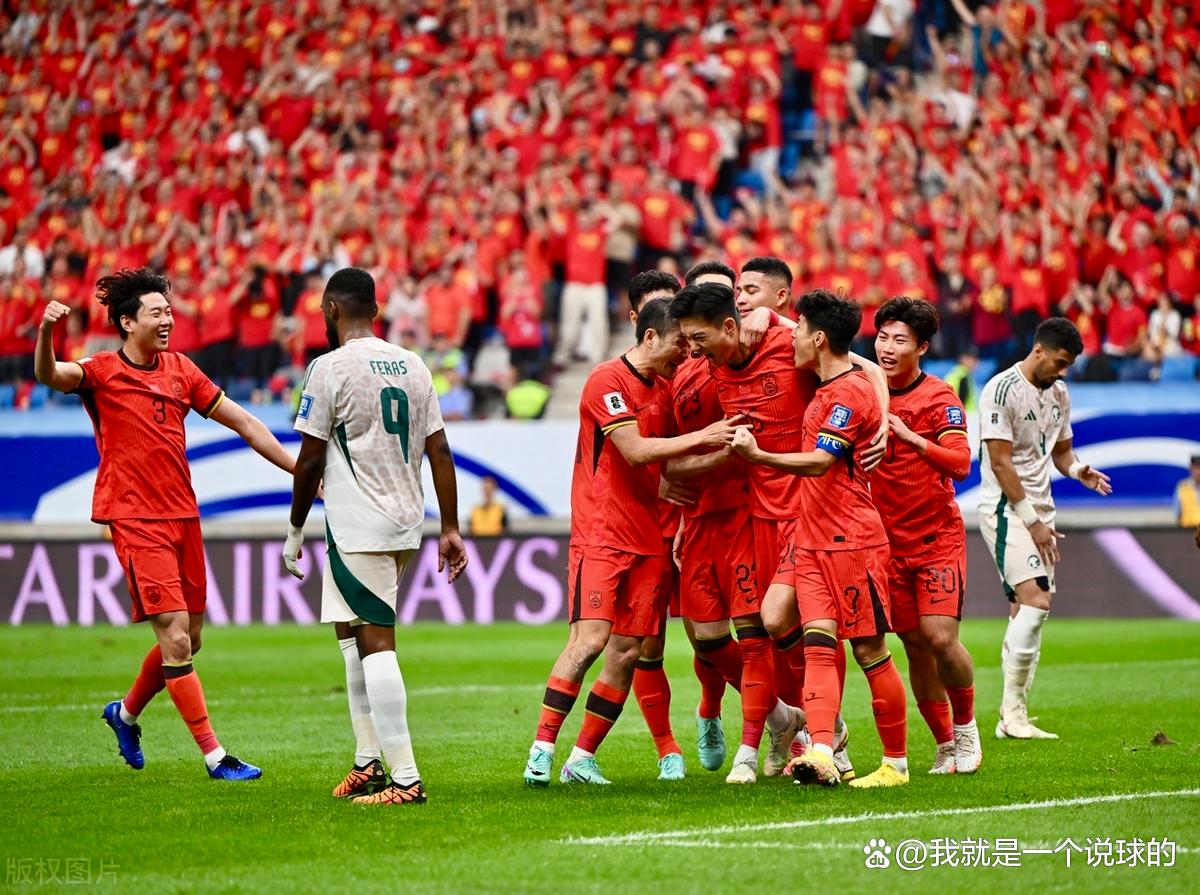 关于国内足球热情高涨，国际比赛挑战接踵而至的信息